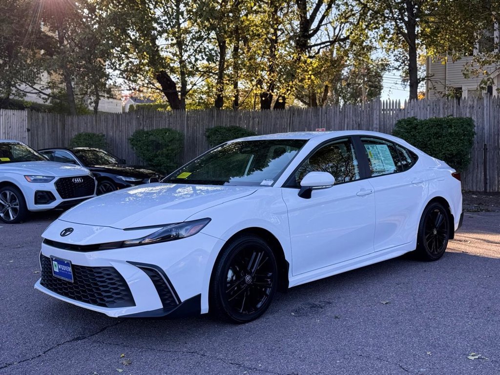Used 2026 Toyota Camry SE w/ Convenience Package FWD image 2