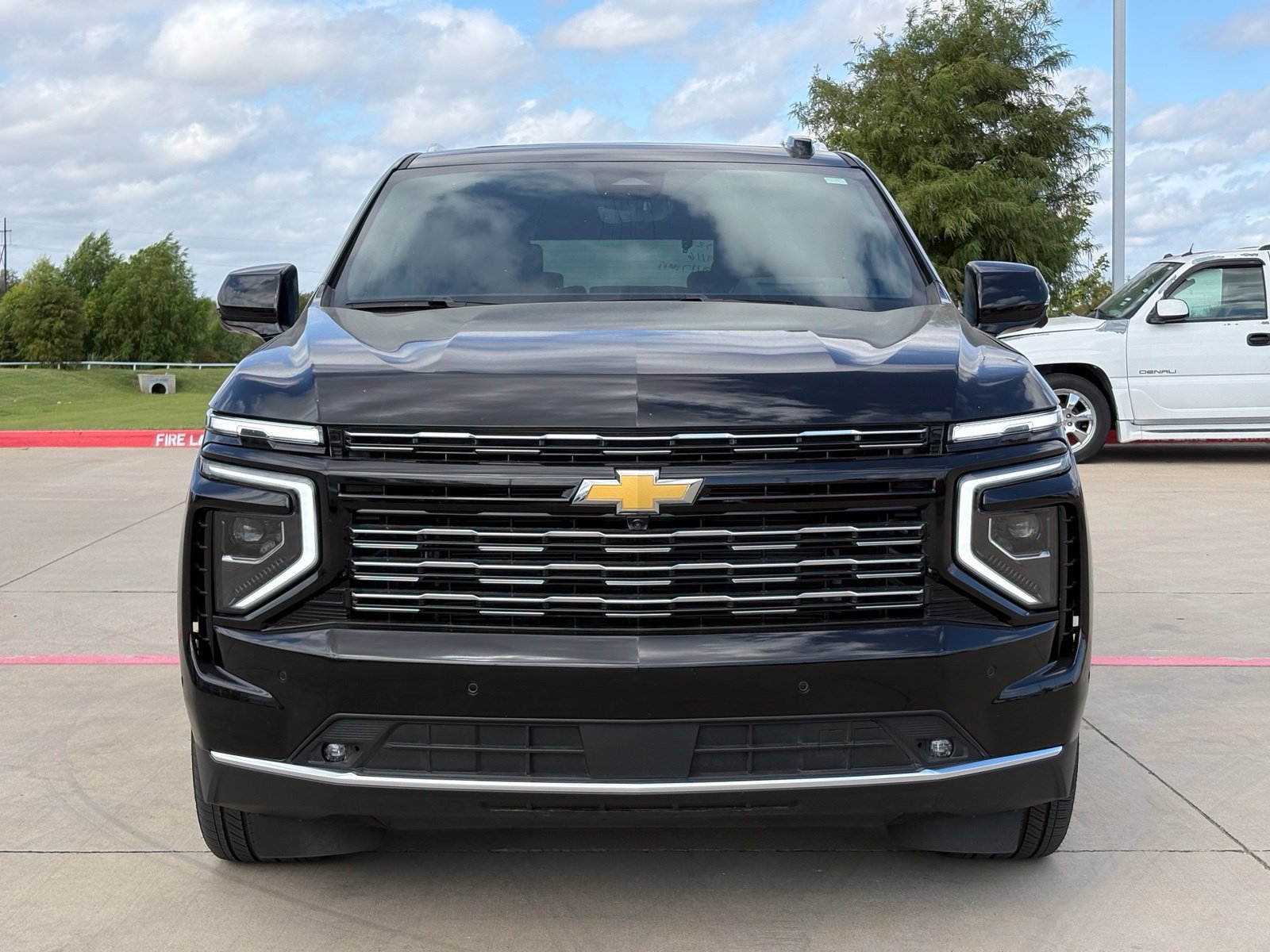 Used 2026 Chevrolet Tahoe High Country AWD/4WD image 2
