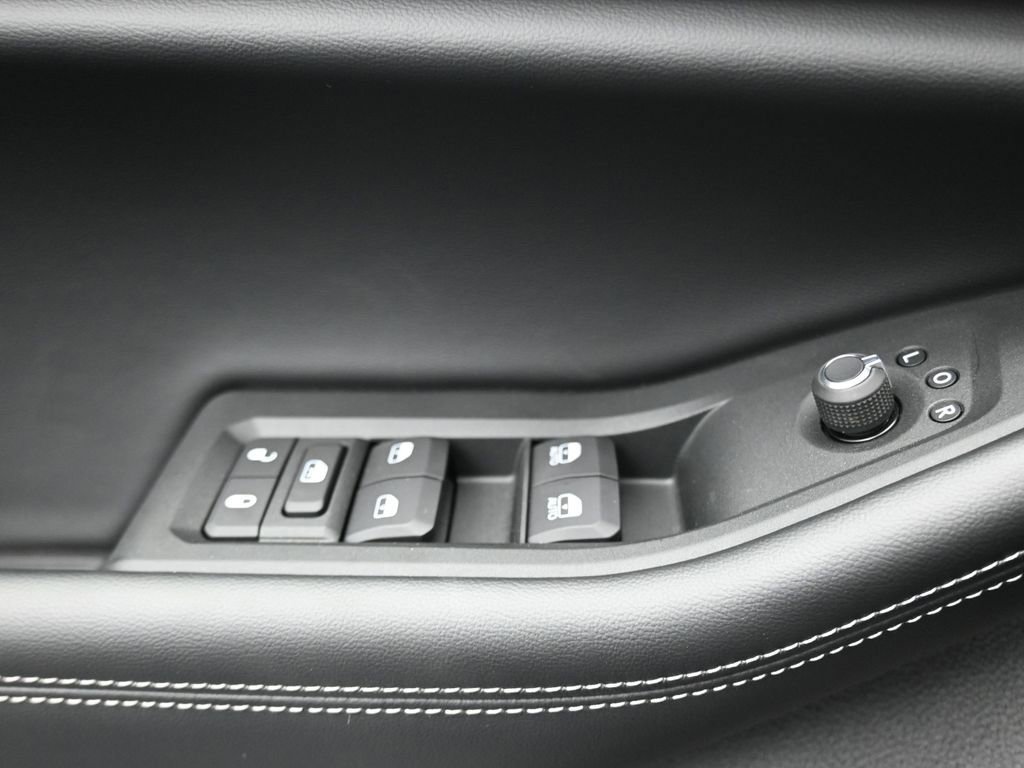 New 2025 Jeep Grand Cherokee L Limited w/ Black Appearance Package image 28