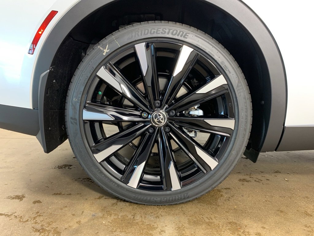 New 2026 Toyota Crown Platinum image 40