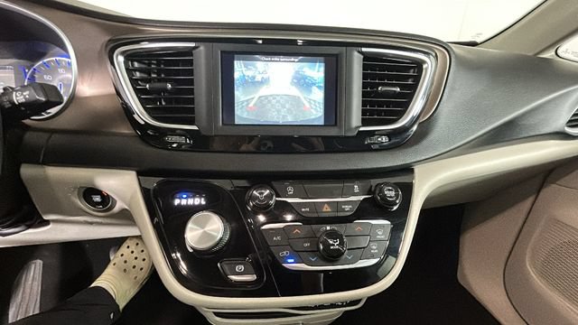 Used 2021 Chrysler Voyager Lxi FWD image 23