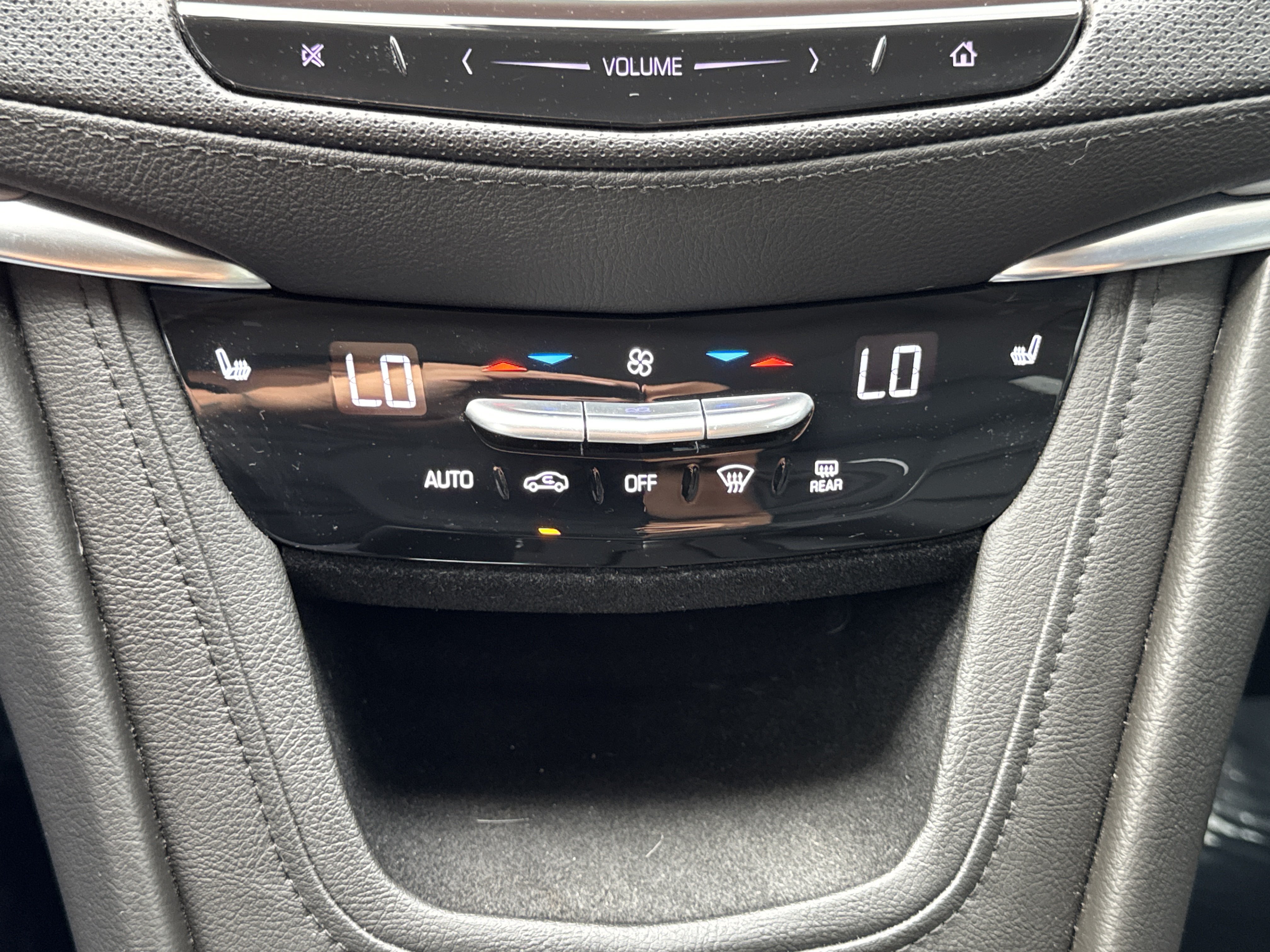 Used 2018 Cadillac XT5 Luxury w/ Driver Awareness Package FWD image 29