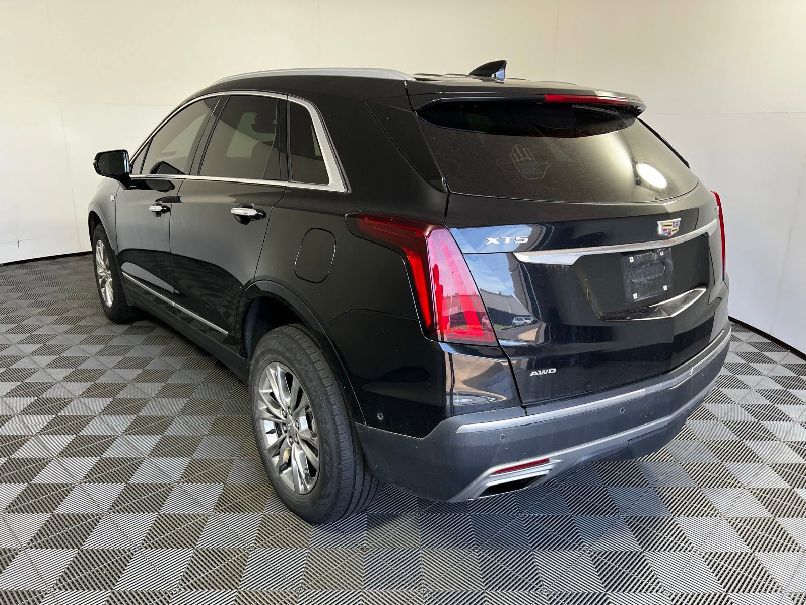 Used 2020 Cadillac XT5 Premium Luxury AWD/4WD image 7