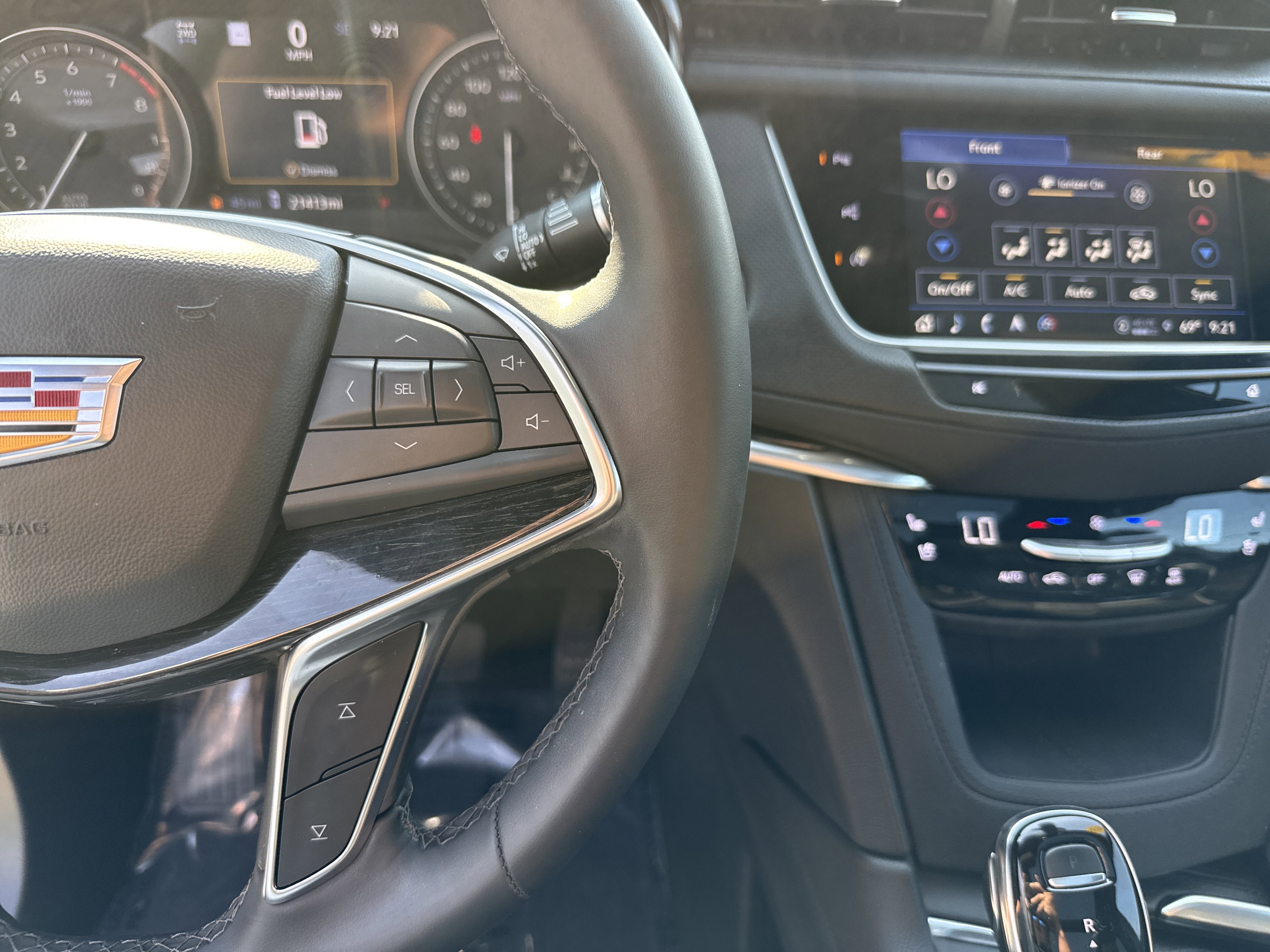 Used 2025 Cadillac XT5 Premium Luxury w/ Technology Package AWD/4WD image 20