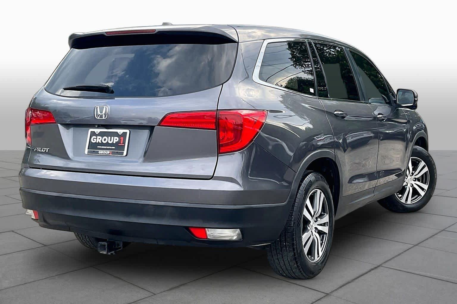 Used 2017 Honda Pilot EX image 13