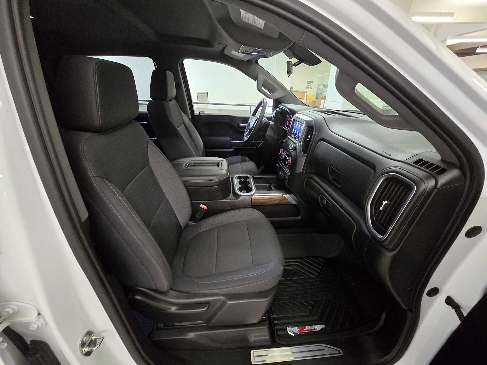 Used 2020 Chevrolet Silverado 1500 LT Trail Boss AWD/4WD image 10