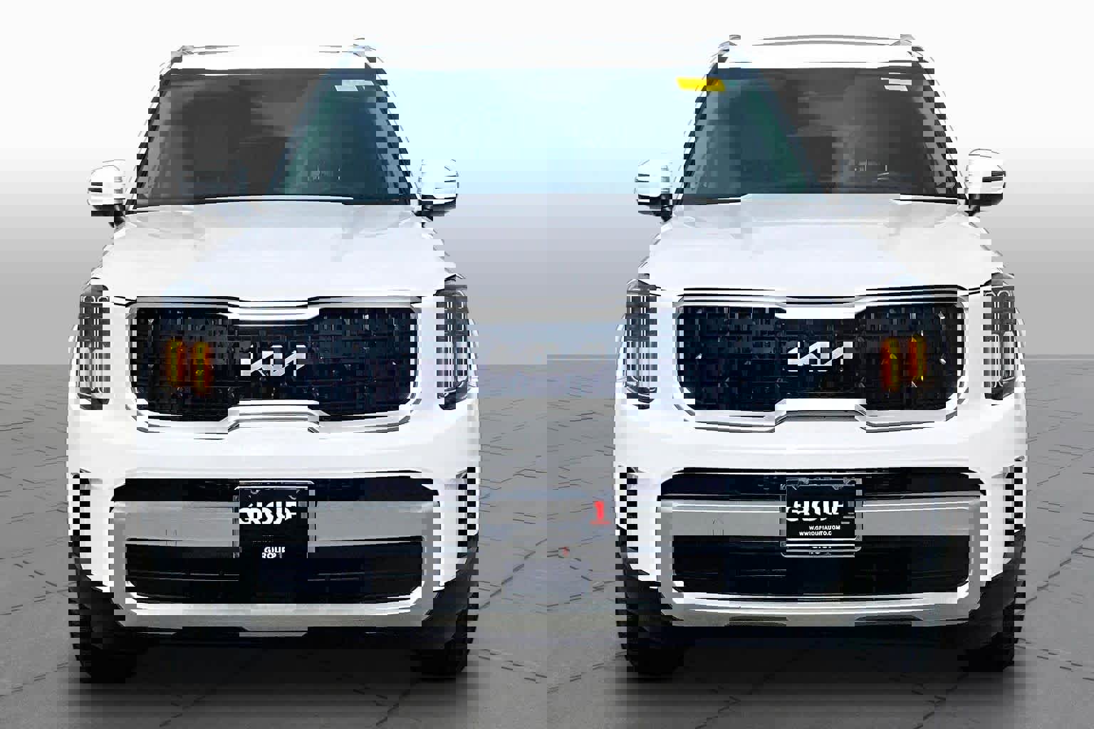 Used 2024 Kia Telluride EX w/ EX Captain's Chair Package image 4