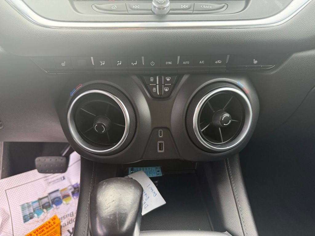 Used 2020 Chevrolet Blazer LT image 40