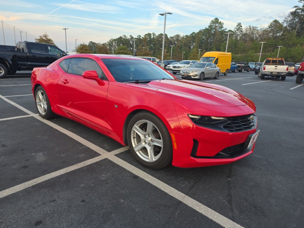 Used 2019 Chevrolet Camaro LT RWD image 4