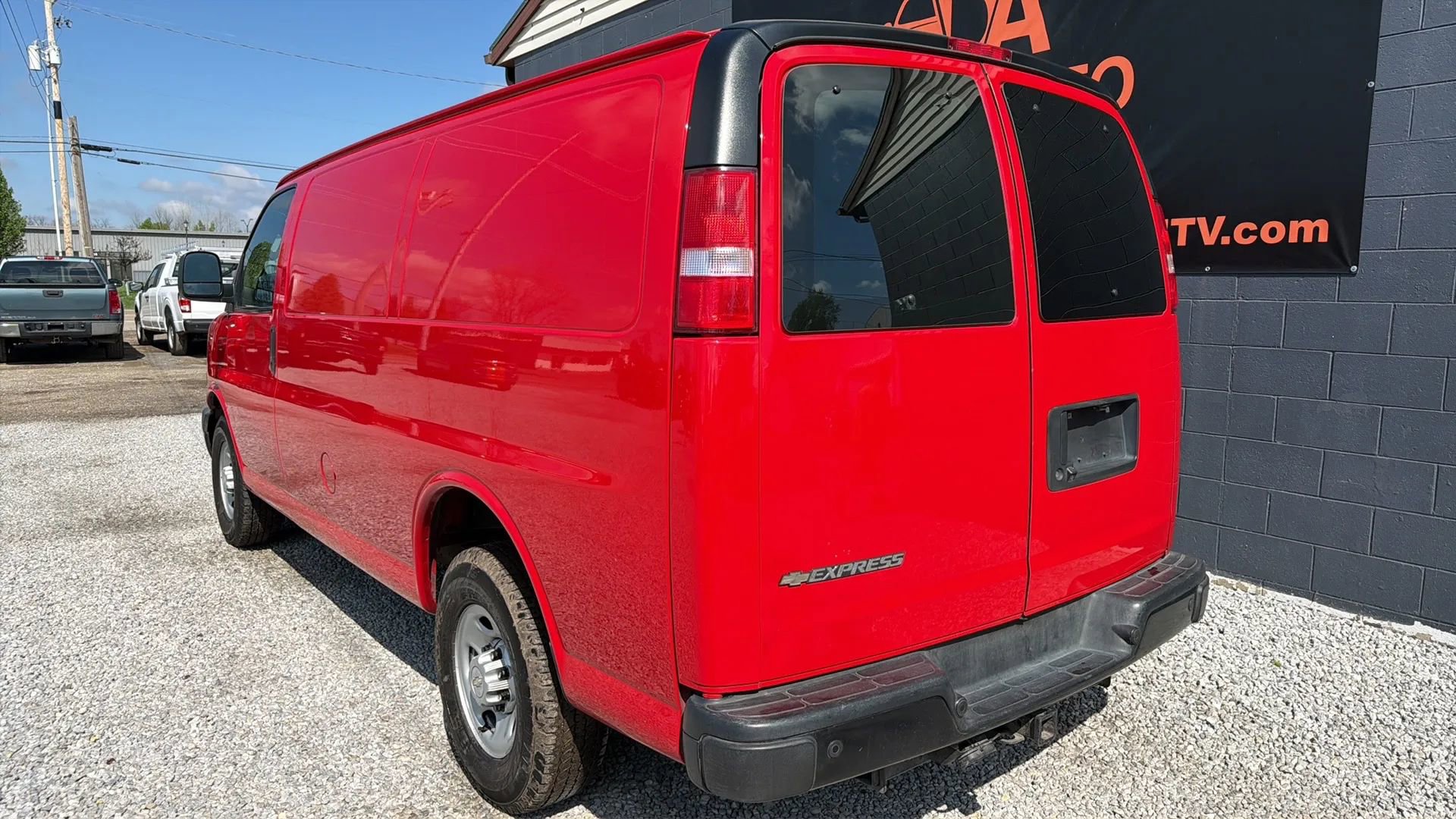Used 2019 Chevrolet Express 3500 w/ Driver Convenience Package image 3