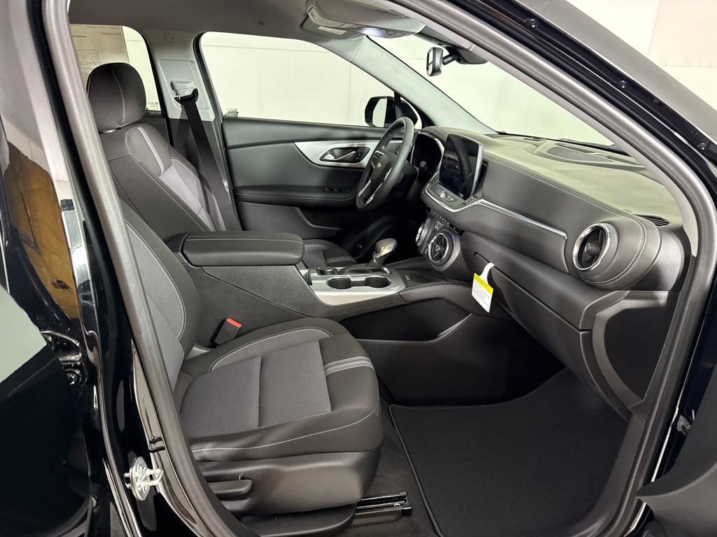 New 2026 Chevrolet Blazer LT w/ Convenience Package FWD image 19