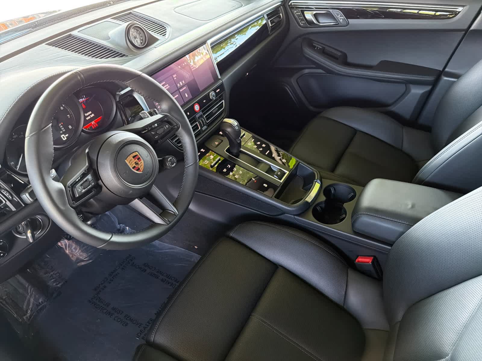 New 2026 Porsche Macan Turbo AWD/4WD image 4
