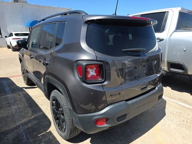 Used 2018 Jeep Renegade Altitude w/ UConnect 8.4 Nav Group AWD/4WD image 3