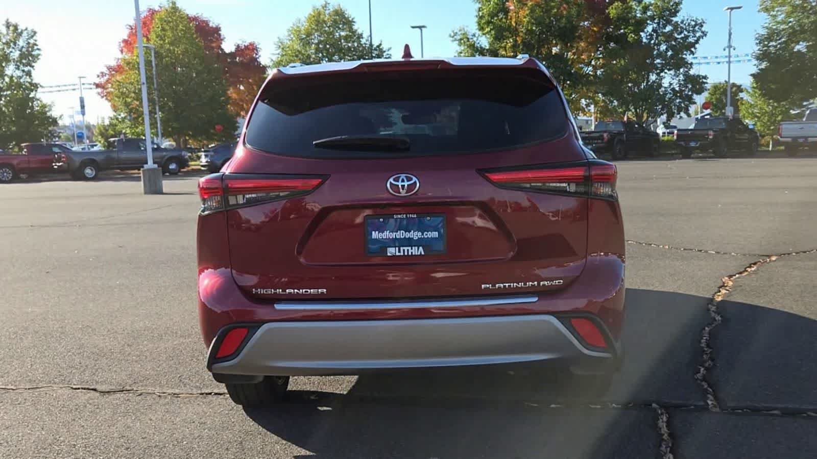 Used 2022 Toyota Highlander Platinum AWD/4WD image 7