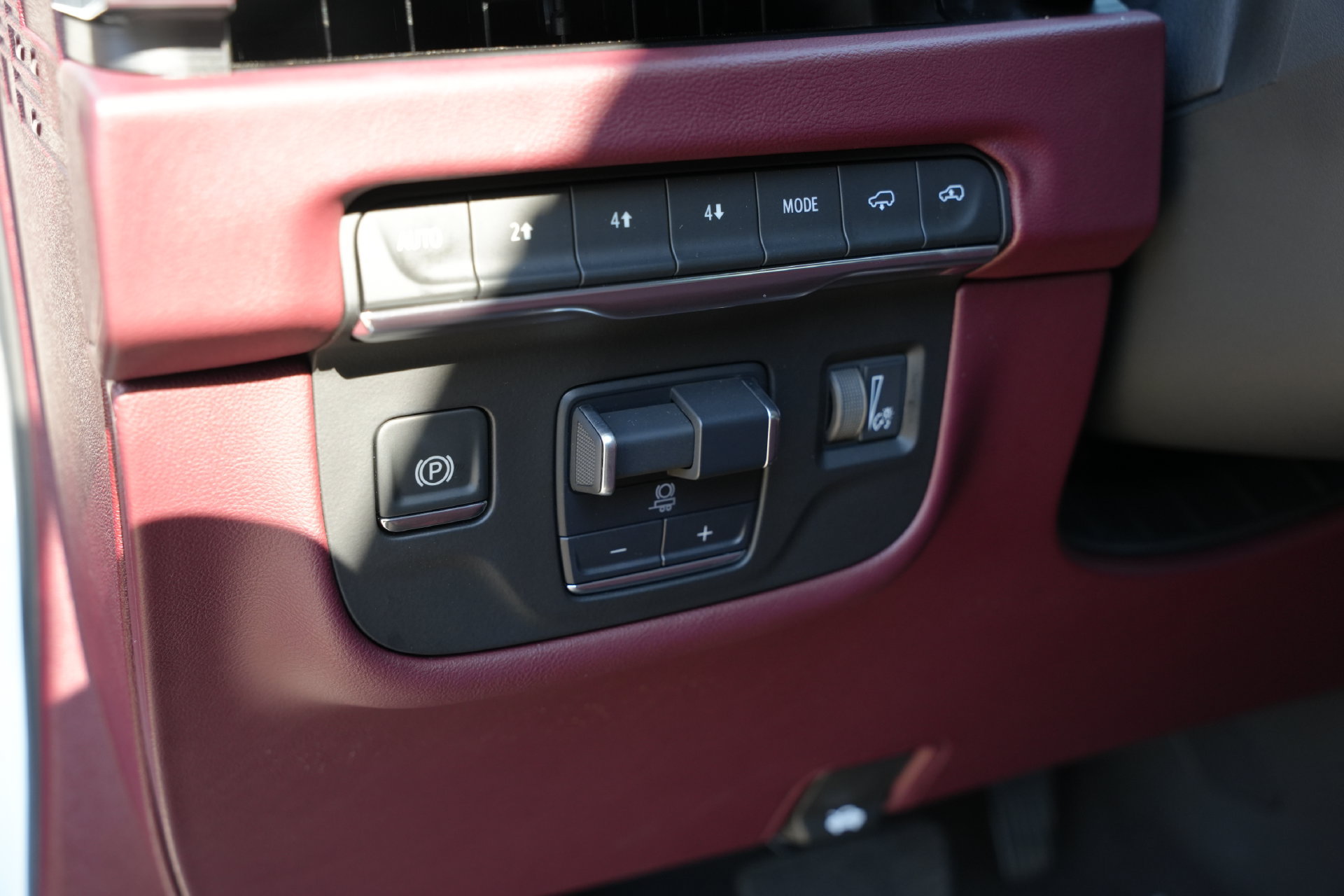 Used 2025 Cadillac Escalade Sport w/ Touring Package AWD/4WD image 19