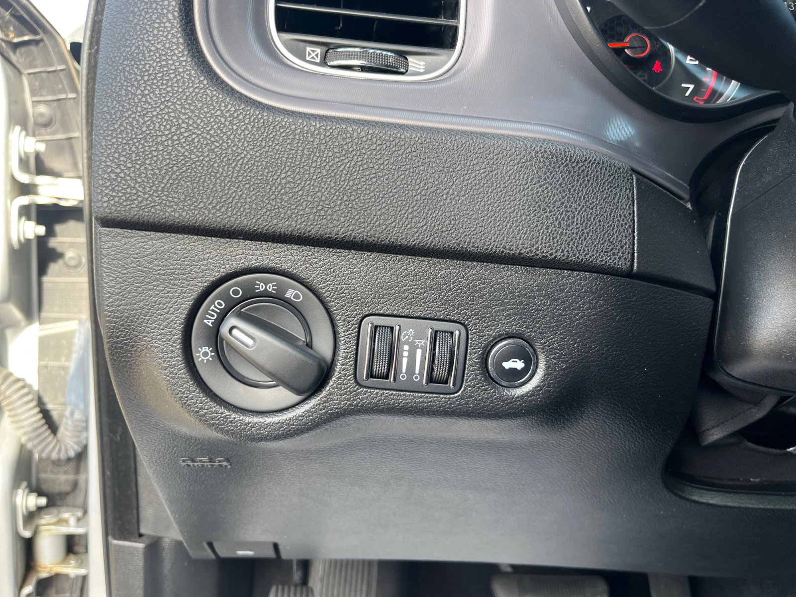 Certified 2023 Dodge Charger SXT image 12