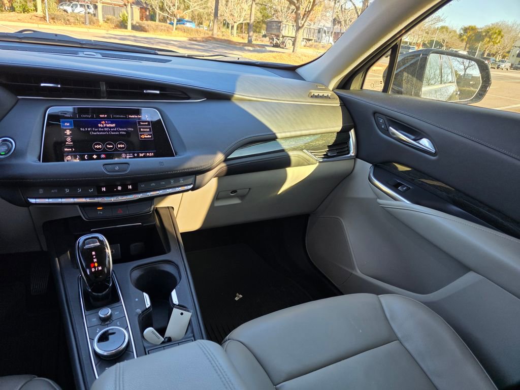 Used 2021 Cadillac XT4 Premium Luxury image 25