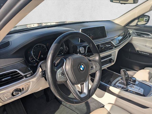 Used 2017 BMW 750i xDrive AWD/4WD image 10