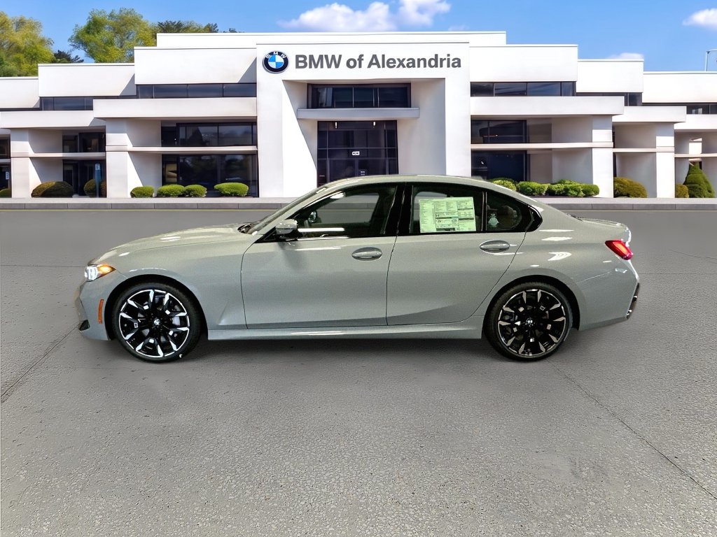 New 2026 BMW 330i xDrive Sedan w/ M Sport Package AWD/4WD image 8
