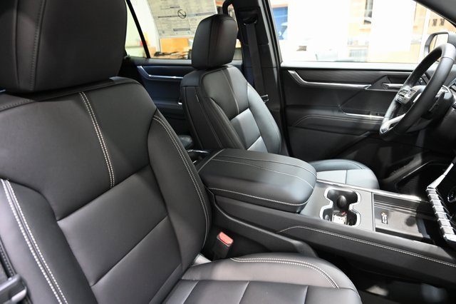 New 2026 GMC Acadia Elevation image 8