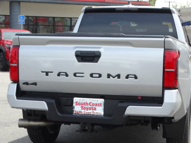 Certified 2024 Toyota Tacoma SR5 AWD/4WD image 14
