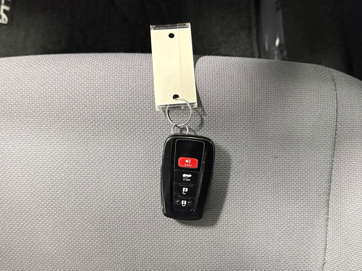 Used 2022 Toyota Corolla SE w/ Carpet Mat Package (TMS) FWD image 30
