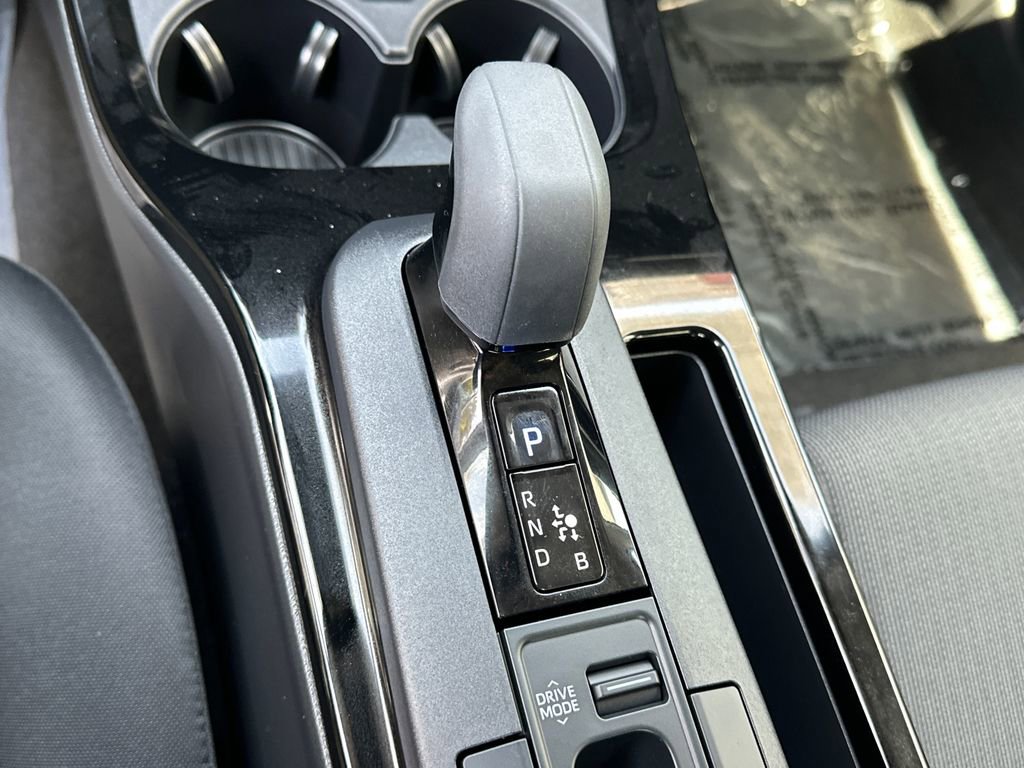 Used 2025 Toyota Prius LE FWD image 29