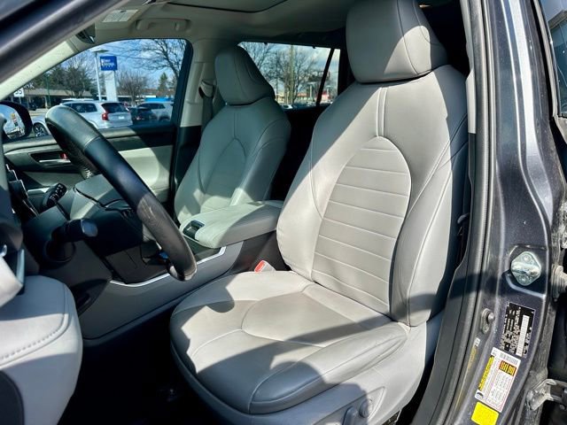 Used 2020 Toyota Highlander XLE image 13