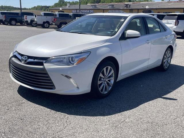 Used 2017 Toyota Camry XLE w/ Moonroof Package image 9