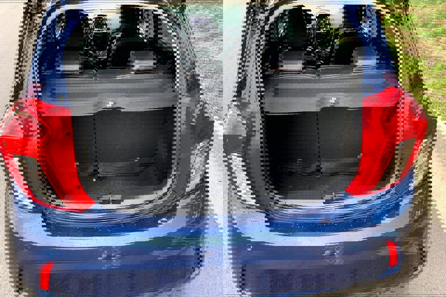 Used 2022 Chevrolet Spark LT w/ Driver Confidence Package FWD image 4