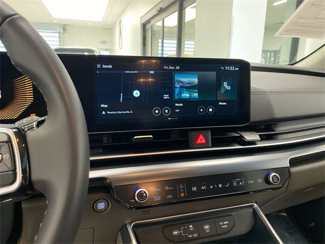 Used 2025 Kia Carnival image 21