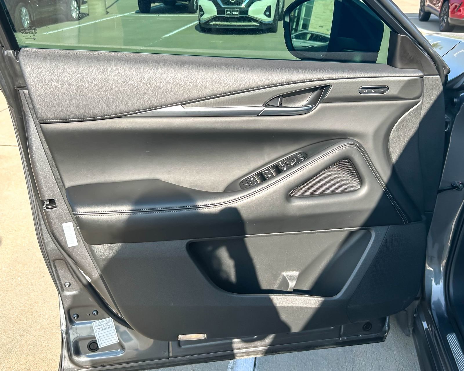 Certified 2024 INFINITI QX60 Luxe image 9