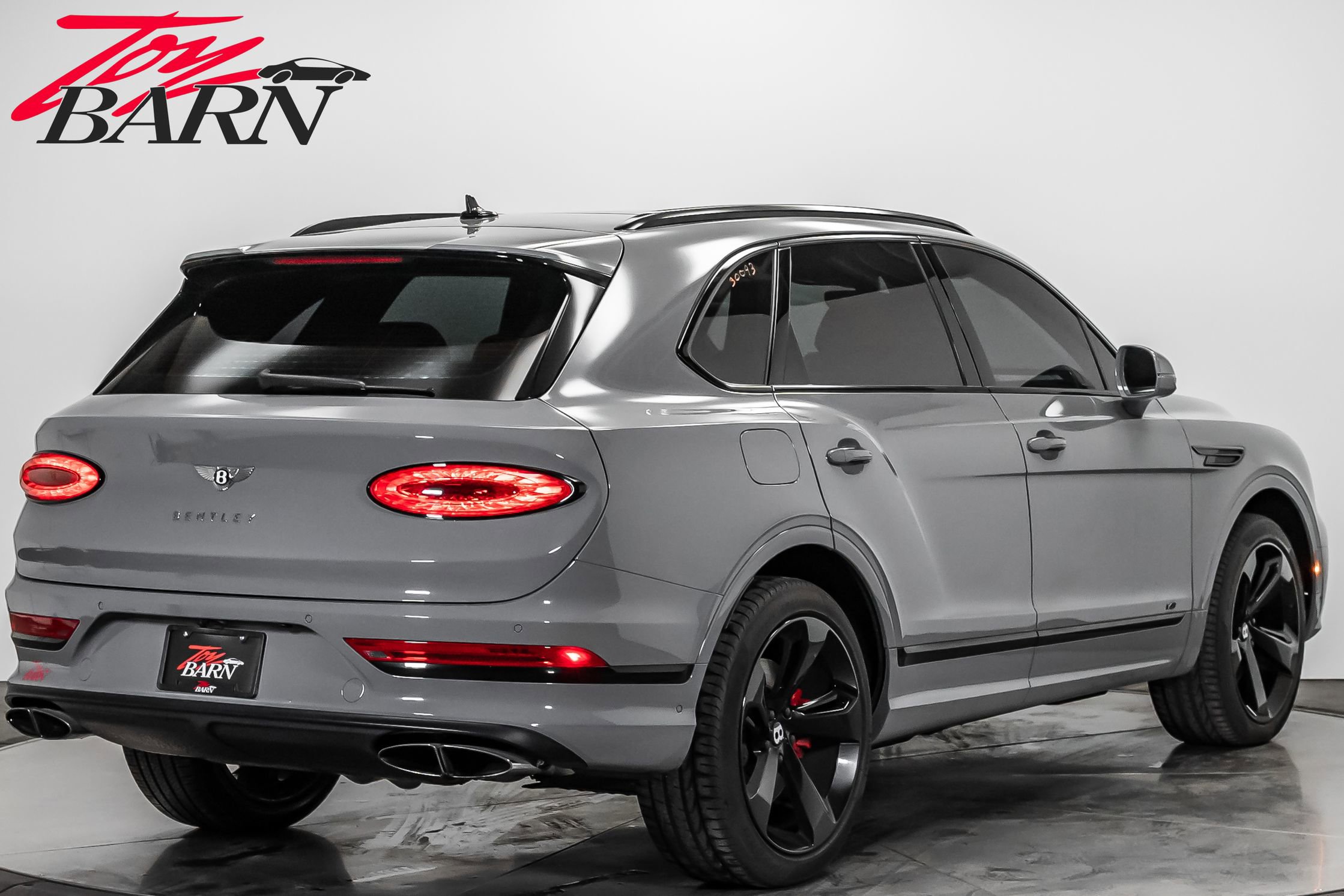 Used 2022 Bentley Bentayga image 5