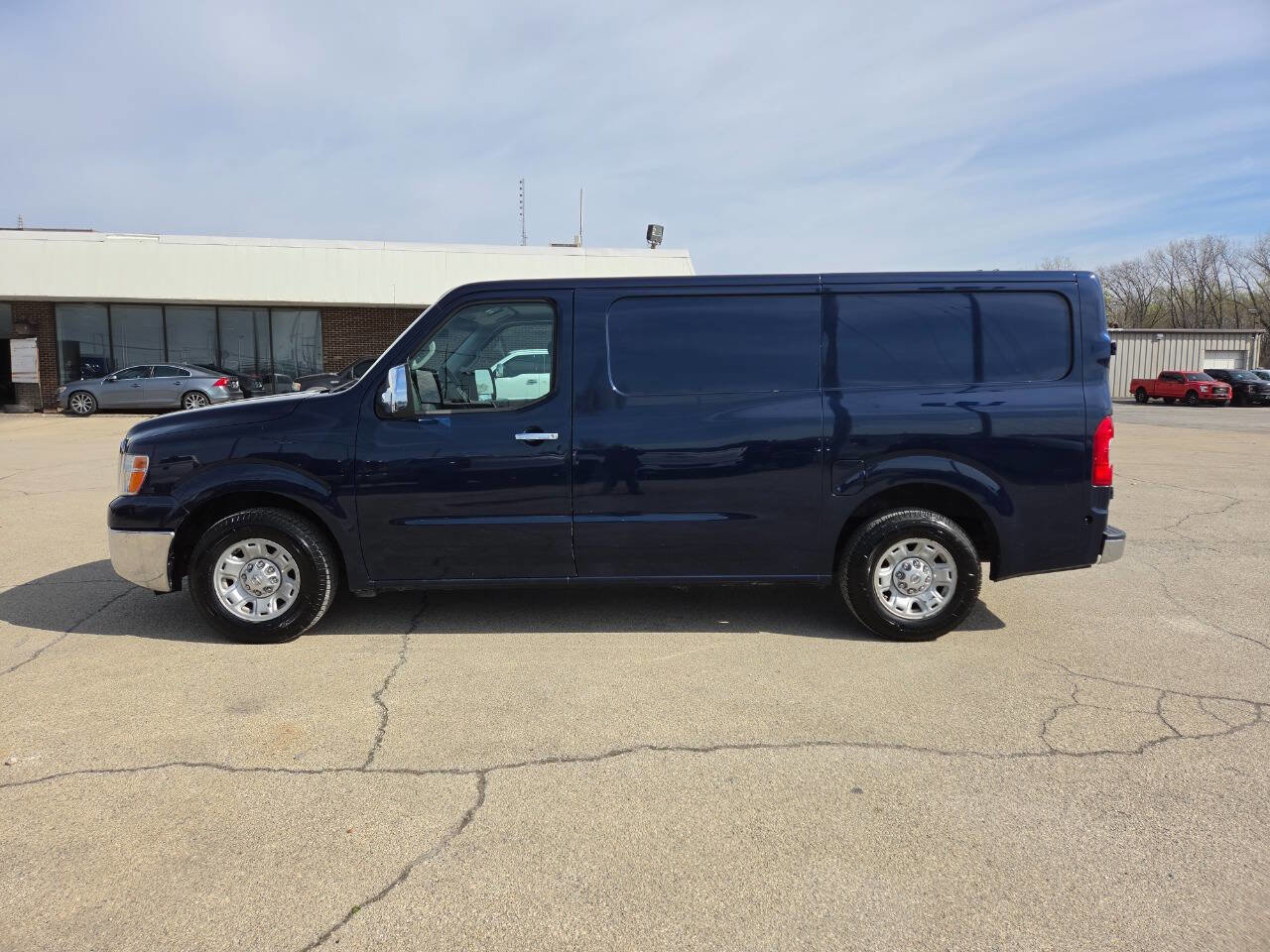 Used 2012 Nissan NV 1500 SV RWD image 2