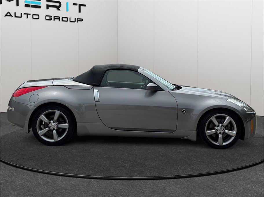 Used 2009 Nissan 350Z Touring RWD image 10