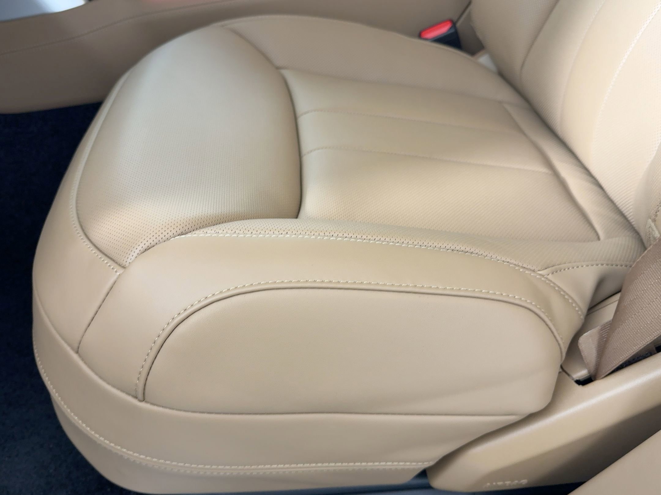 New 2026 Land Rover Range Rover SE image 13