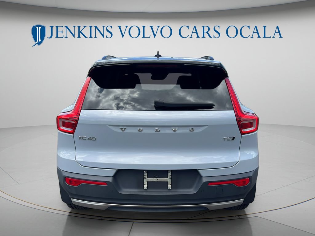 Used 2022 Volvo XC40 T5 R-Design w/ Advanced Package AWD/4WD image 4