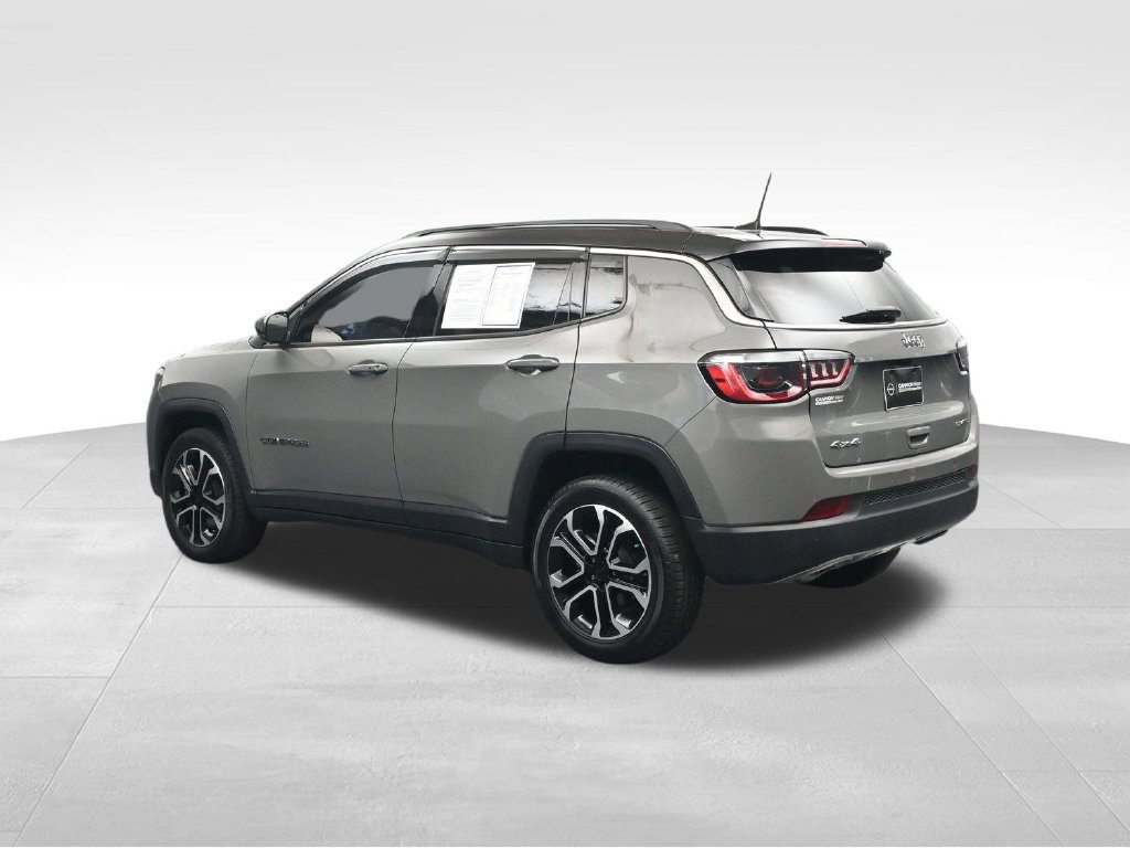 Used 2023 Jeep Compass Limited AWD/4WD image 3