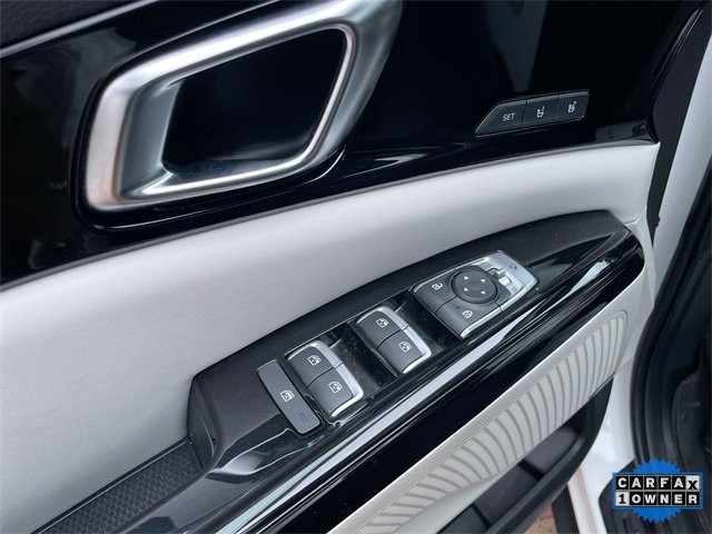Used 2023 Kia Carnival SX Prestige image 11