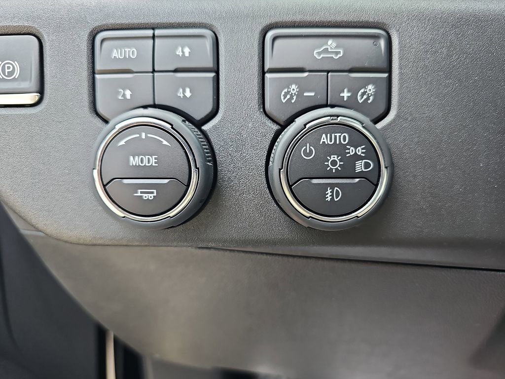 Used 2024 Chevrolet Silverado 1500 RST w/ Z71 Off-Road Package AWD/4WD image 29