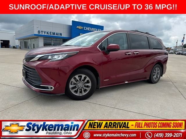 Used 2021 Toyota Sienna XLE AWD/4WD image 1