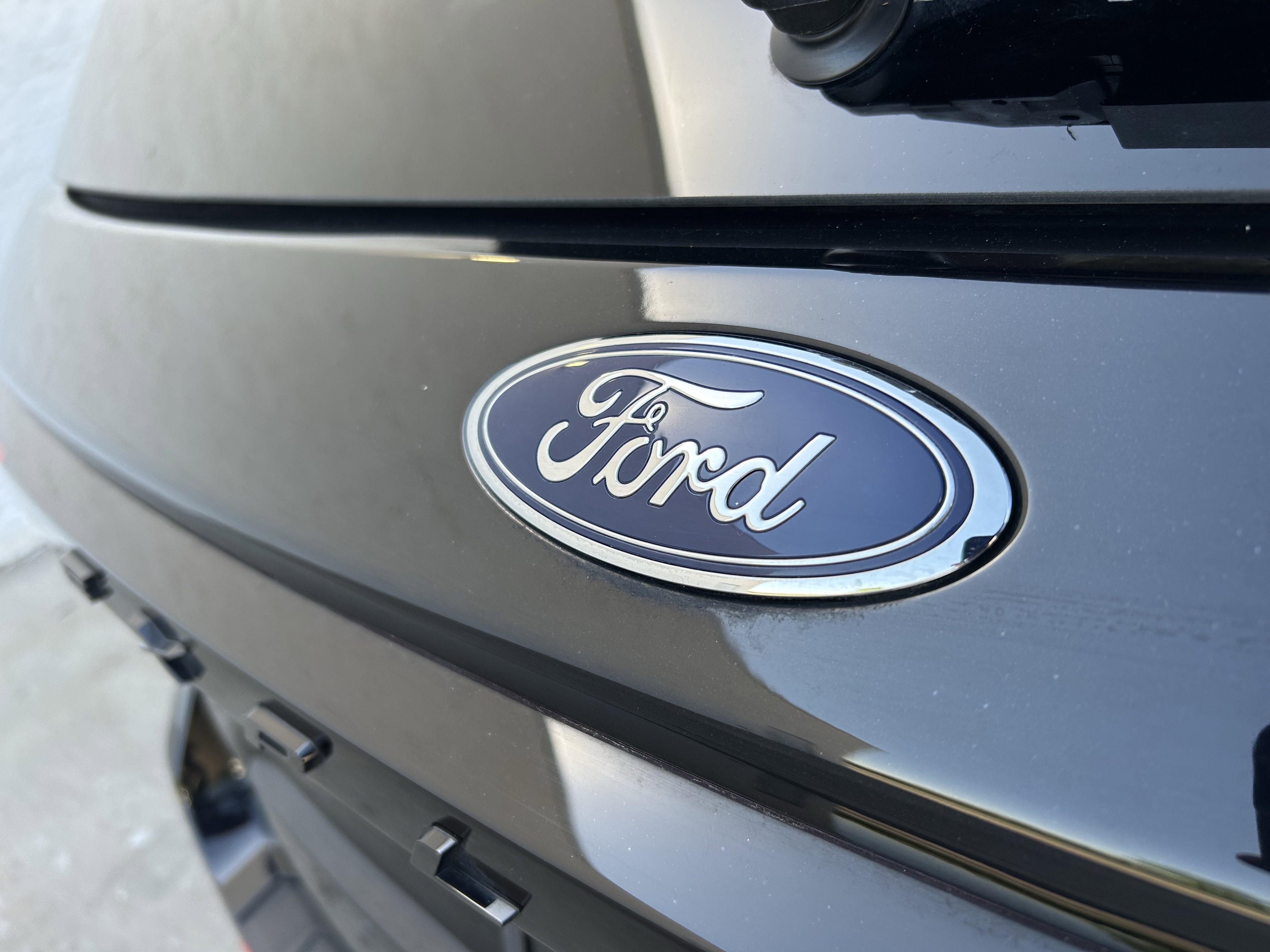 Used 2025 Ford Explorer ST-Line w/ ST-Line Street Pack AWD/4WD image 8