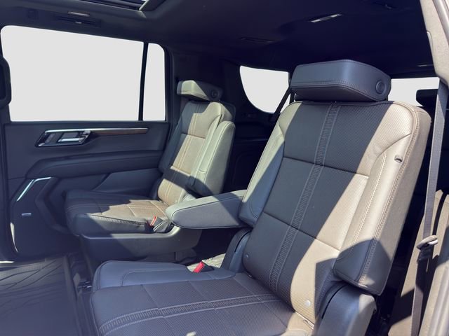New 2026 Chevrolet Suburban High Country AWD/4WD image 13