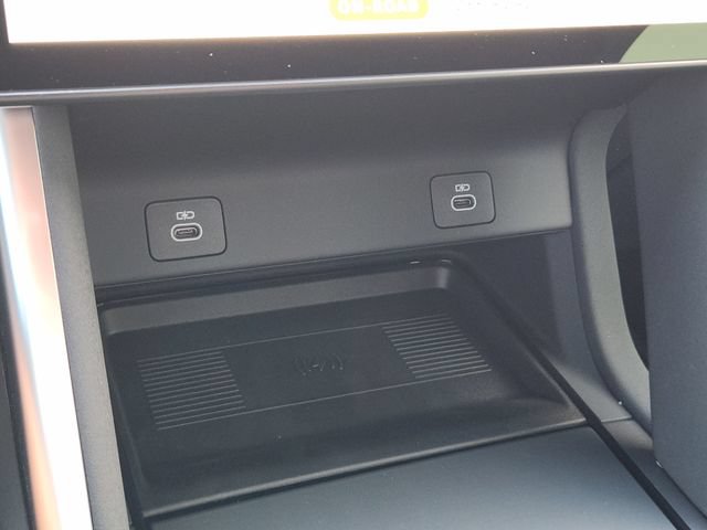 New 2026 Land Rover Discovery Sport Landmark AWD/4WD image 18