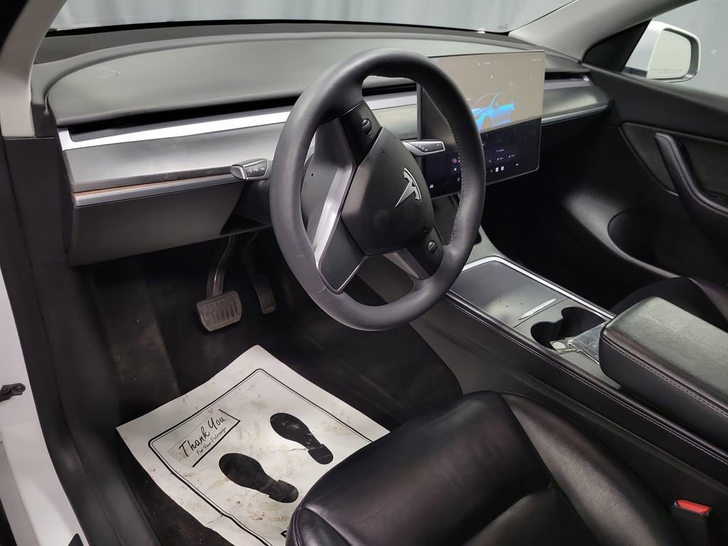 Used 2022 Tesla Model Y Long Range image 13