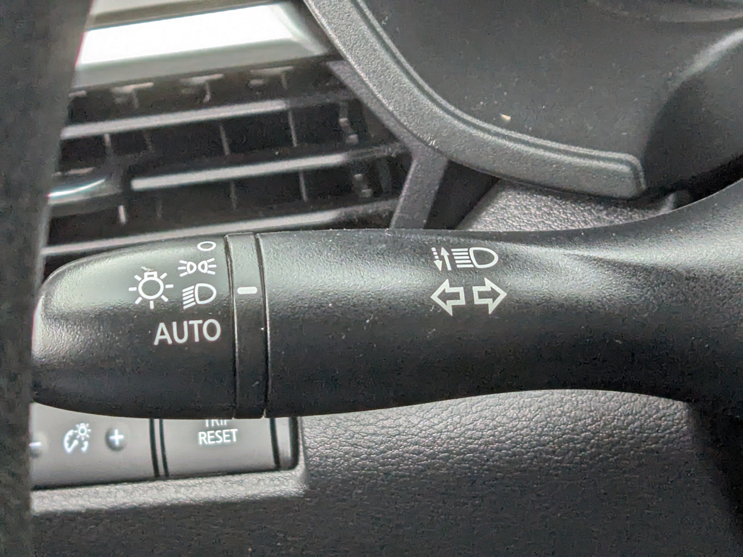 Used 2024 Nissan Altima 2.5 SV FWD image 26