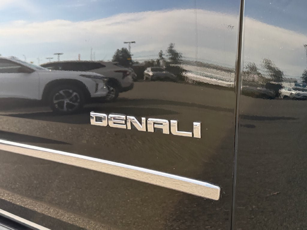 Used 2019 GMC Yukon Denali w/ Denali Ultimate Black Edition AWD/4WD image 38