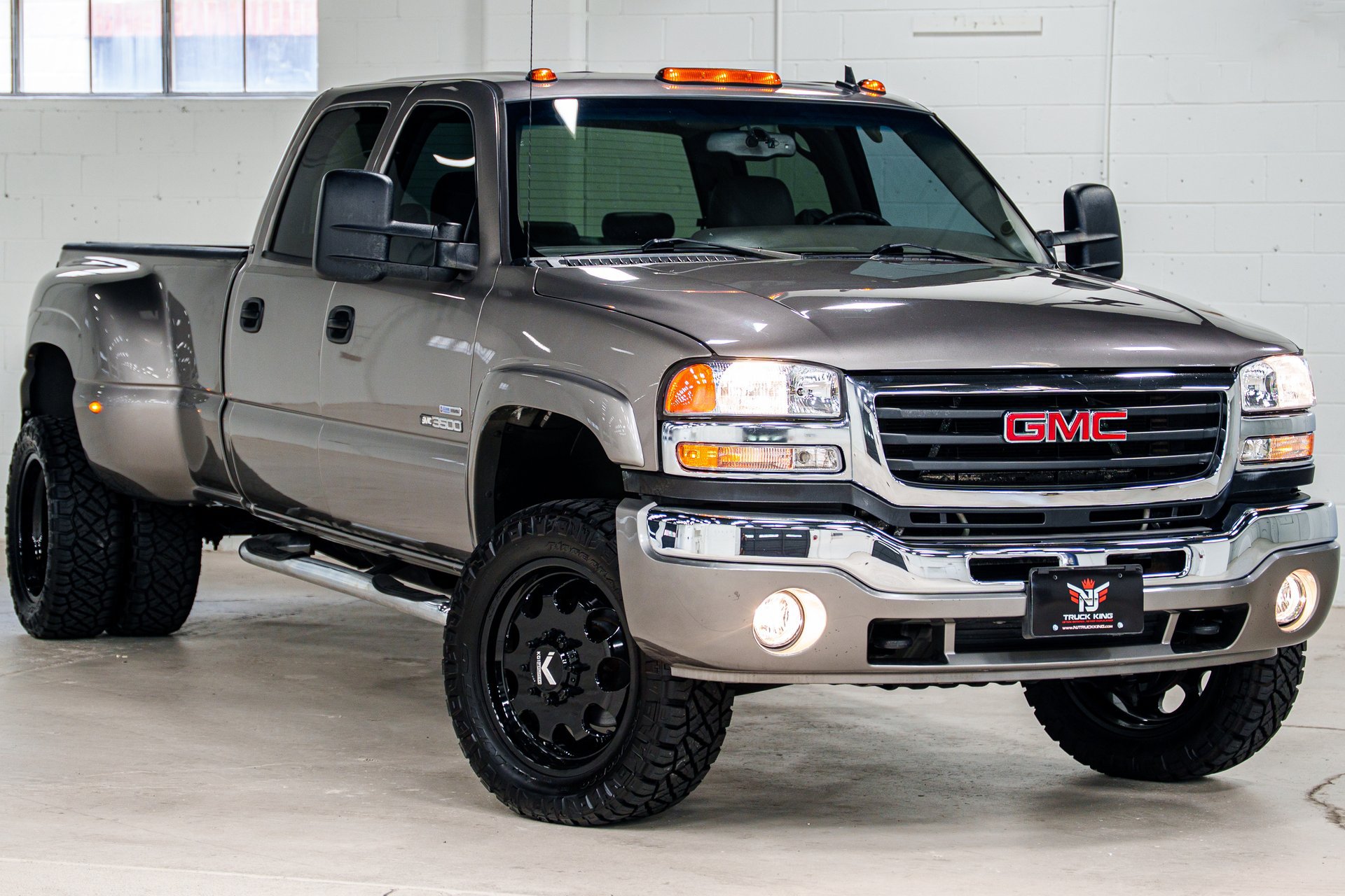 Used 2007 GMC Sierra 3500 SLT w/ Heavy-Duty Power Package AWD/4WD image 5