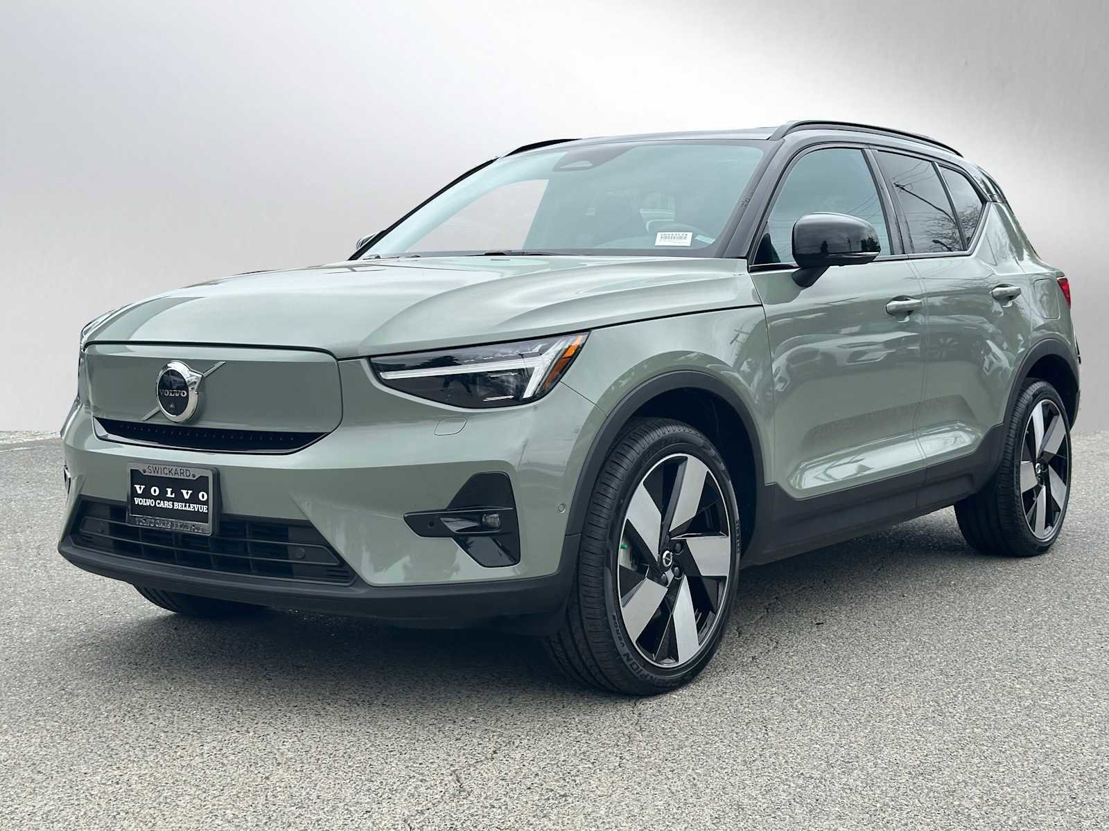 Certified 2023 Volvo XC40 Recharge Ultimate AWD/4WD image 8