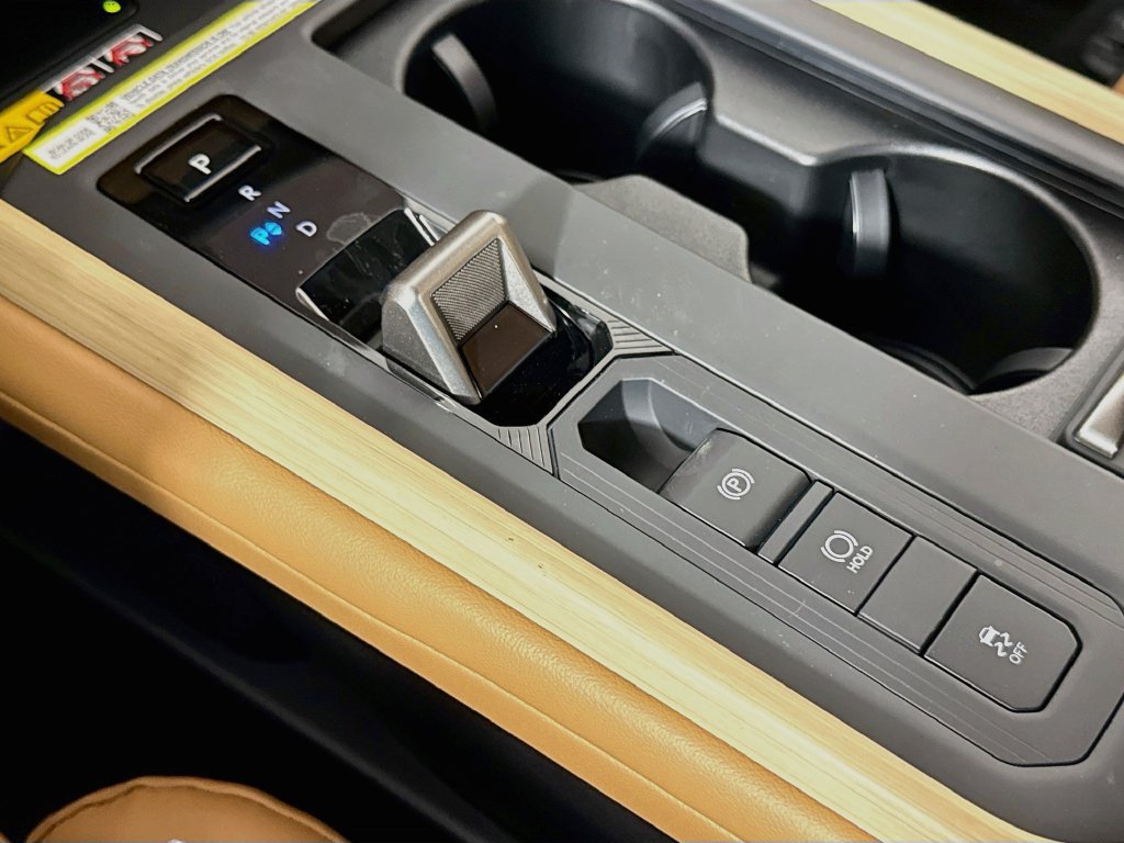 New 2026 Lexus ES 350e w/ Cold Area Package FWD image 15